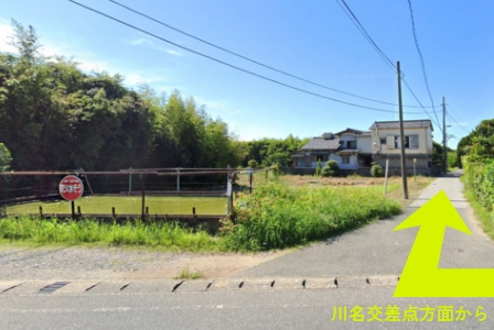 ②右手に防火水そうが見えてきますので手前を右折してください